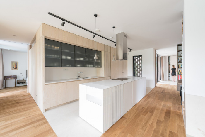 Dom s kamenným pátiom, Beef architekti