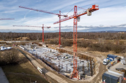 V lukrativní rezidenční oblasti Českých Budějovic roste bytový dům Byty 4 Dvory. (Průběh realizace - únor 2024)