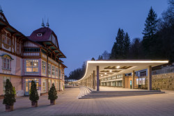 Obnovená kolonáda v lázních Luhačovice od architekta Oskara Poříšky. Foto: RAKO