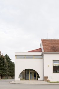 Sokolovna ve Veverských Knínicích, studio New Work