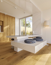 Přední výrobce tvrzeného kamene Technistone představuje novinky pro jaro 2023 se vzory inspirovanými mramorem: na obrázku dekor Calacatta Serchio