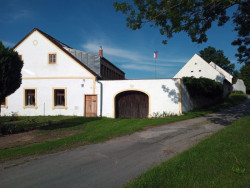 Rekonstrukce půdy na statku ve Výhni (Josef Čančík; Wichterkreuz – návrat zmizelého)