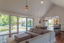 Víkendový dům v Algyő, ANDRÁS VARSÁNYI, PÉTER POZSÁR, NORBERT VAS