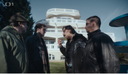 Záběr z filmu Devadesátky. V něm tu žil mafián Běla.