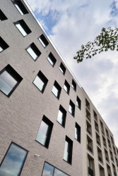 V Praze roste Smíchov City. Součástí tohoto rezidenčního komplexu je i bytový dům od ateliéru Kuba & Pilař.