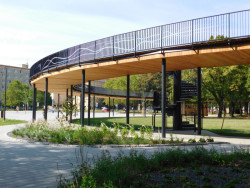 Tématem nového parku je kruh, který odkazuje na nedaleký kruhový objezd.