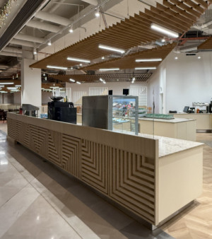 Jídelna s názvem Jíídelna v libereckém OC PLAZA