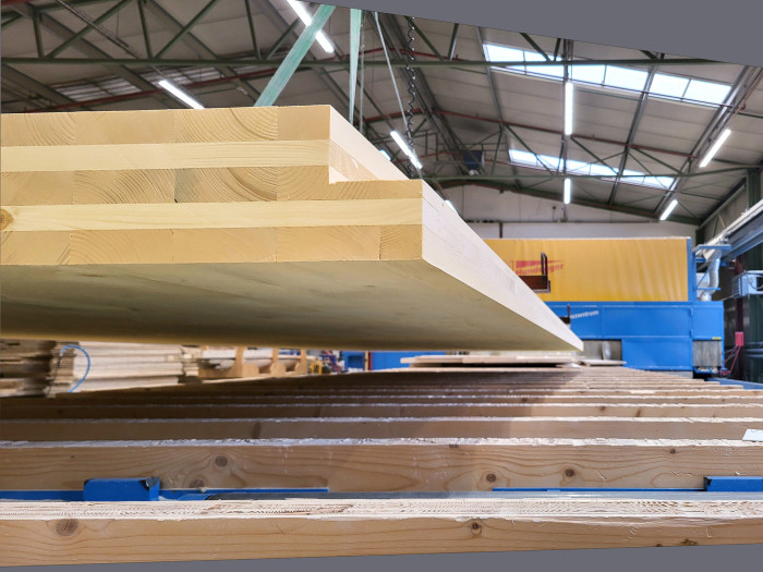 Panely NOVATOP CLT STANDARD z křížem vrstveného smrkového dřeva pro efektivní nosné konstrukce