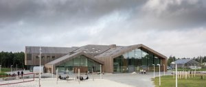 Rozšíření mezinárodní školy Ikast-Brande na komunitní a sportovní centrum od C.F. Møller Architects