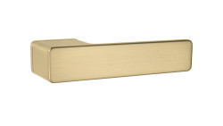 Minimalistické kliky od MP KOVÁNÍ. Zamykají se bez klíču, pomocí tlačítka.