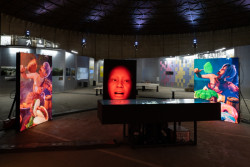 Výstava Synthetic Cultures