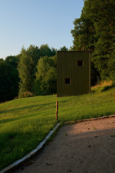 Také barevnost je nenápadná. (Chata Bebech, JANSELF STUDIO)