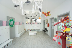 Modulární  Anglicko - česká mateřská školka Teddy Bear ve Vsetíně: Šatny