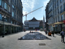 Vodní prvek na ulici v Bruselu