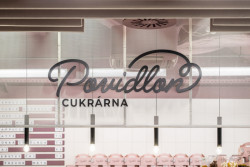 Interiér cukrárny Povidloň v Lipně nad Vltavou od studia A8000
