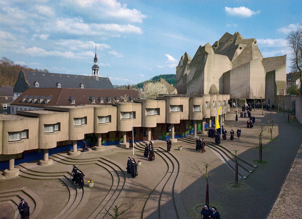 Mariánský kostel v Neviges od Gottfrieda Böhma (1963-1968)