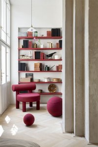 Křeslo od ukrajinské designérky Kateryny Skolové (Apartmán v Laichterově domě, Other Projects Studio) 