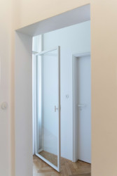 Interiér bytu A.4 od Barbory Kudelové z ateliéru HRA