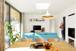 Rodinný dvojdům v Klánovicích od Jakuba Chocholy