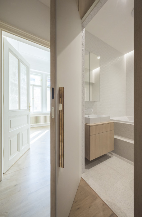 DEVOTO realizovalo interiérové vybavení rekonstrukce secesního bytu na Masarykově nábřeží (martin cenek architecture)