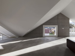 Bytový dům, Raphael Zuber