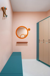 Interiér rehabilitačního centra CRIMED v Poděbradech od designérky Kateřiny Kersey a architektky Lucie Náhlovské