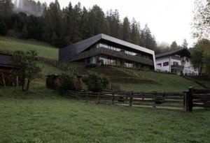 Vila Drei Birken, Plasma studio