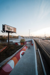 Podchod u metra Vltavská se proměnil na outdoorové sportoviště