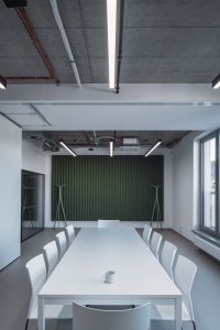 Městská knihovna v Praze na Petřinách, studio MONOM: Najdeme tu i klubovny.