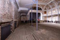 Objekt byl využíván ke konání společenských akcí, plesů a koncertů. Z důvodu havarijního stavu  byl však následně uzavřen.