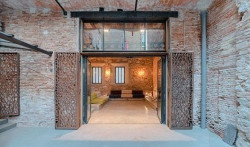 FFWD, rekonstrukce truhlářské dílny na byt,