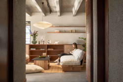 Rekonstrukce poválečné budovy na administrativní prostory od studia GOING EAST