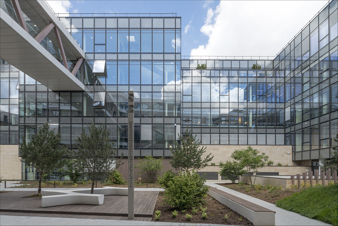 Sídlo společnosti Lidl ve francouzském Châtenay-Malabry, na kterém bylo použito sklo s protislunečním povlakem Energy od AGC Glass Europe.