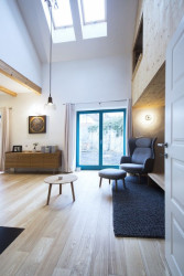 Dům s hnízdem, MAJO, Foto