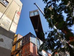 Dočasný bytový dům v Barceloně, Straddle3 + Eulia Arkitektura + Yaiza Terré.