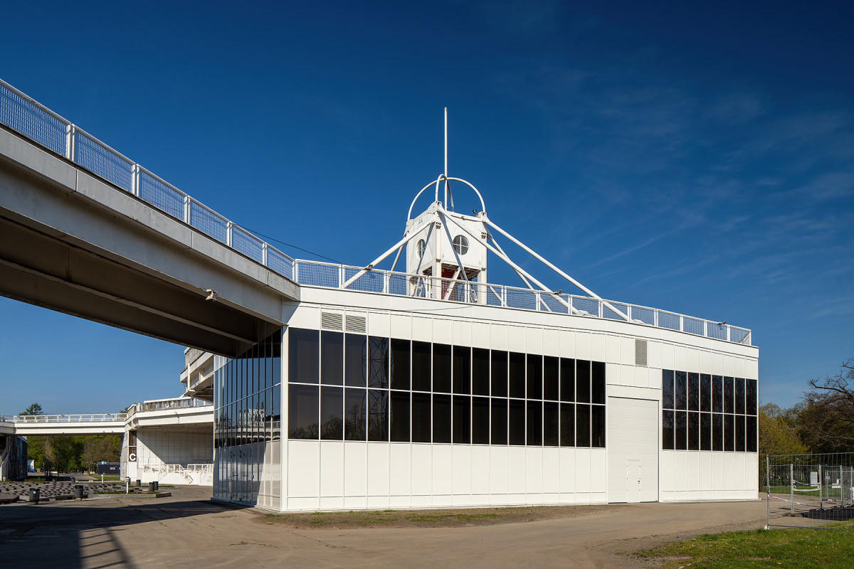 Pavilony si i po rekonstrukci zachovávají své místo v urbanistické kompozici pražského Výstaviště. (Rekonstrukce Křižíkových pavilonů; SOA architekti)