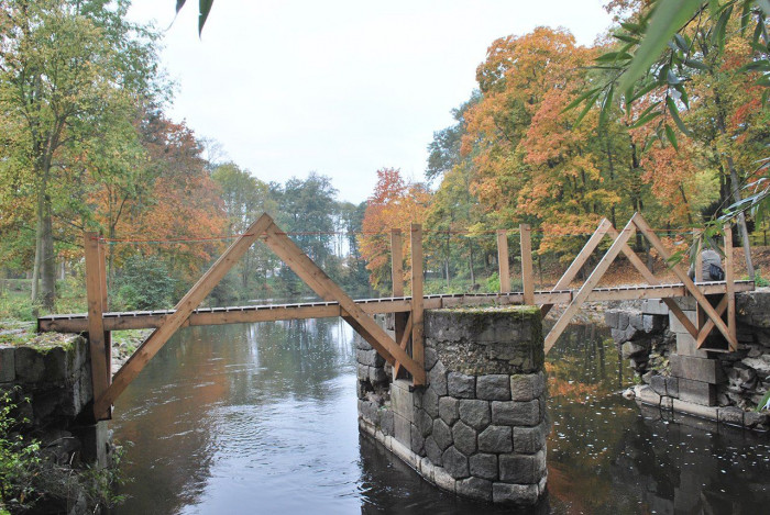 MIXAGE, Lávka přes Chrudimku – foto