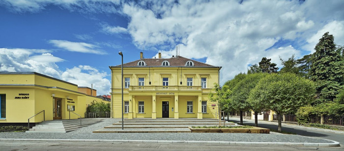 FAM Architekti, Revitalizace předprostoru Městského domu a Divadla J. Kašky – foto