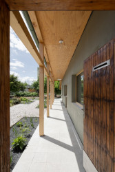 Nízkonákladová rekonstrukce dělnického domku v okresním městě Šaľa od ORA Architekti