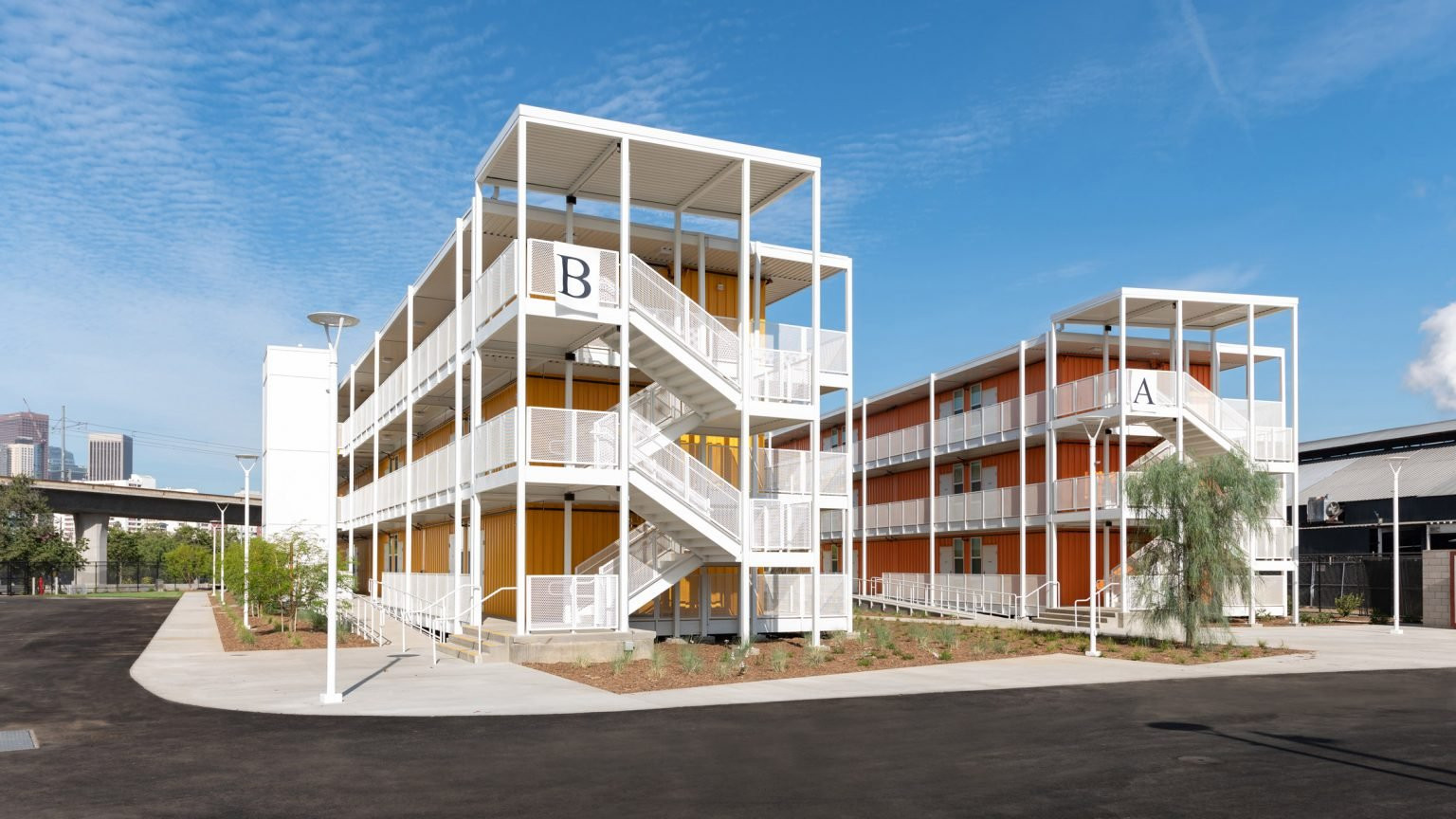 Ubytování pro lidi bez domova v LA, NAC Architecture © Dan Ursitti