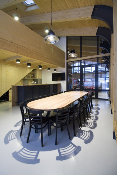 Hasičská zbrojnice Krásná Studánka, Vojtěch Šrut