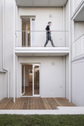 Architekti nechali zvětšit všechna okna ubouráním parapetů.