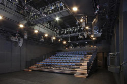 Divadlo DISK, Karel Hubáček, Karel Novotný, Václav Bůžek, Jiří Hakulín, Zdeněk Patrman (statika), 1999