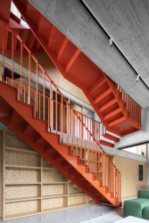 Rodinný dům Na rade, Noiz architekti: schodiště