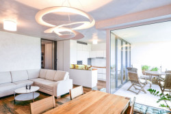 SENAA, Interiér bytu v Brně, obývací pokoj a kuchyně – foto