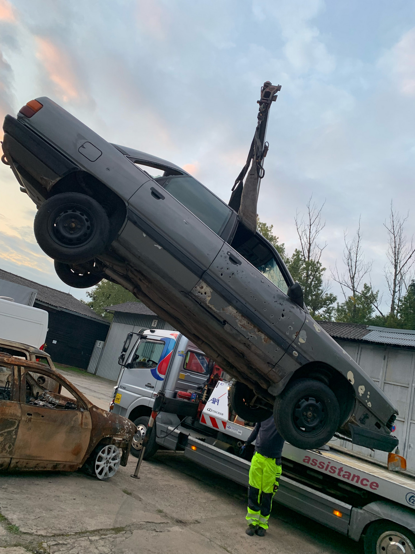 Fotografie z přepravy aut z Ukrajiny