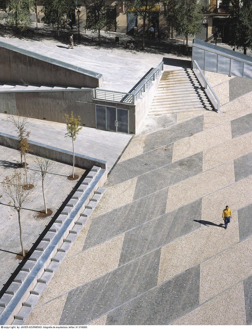 Dostavba kostela San Fernando v Madridu od José I. Linazasora