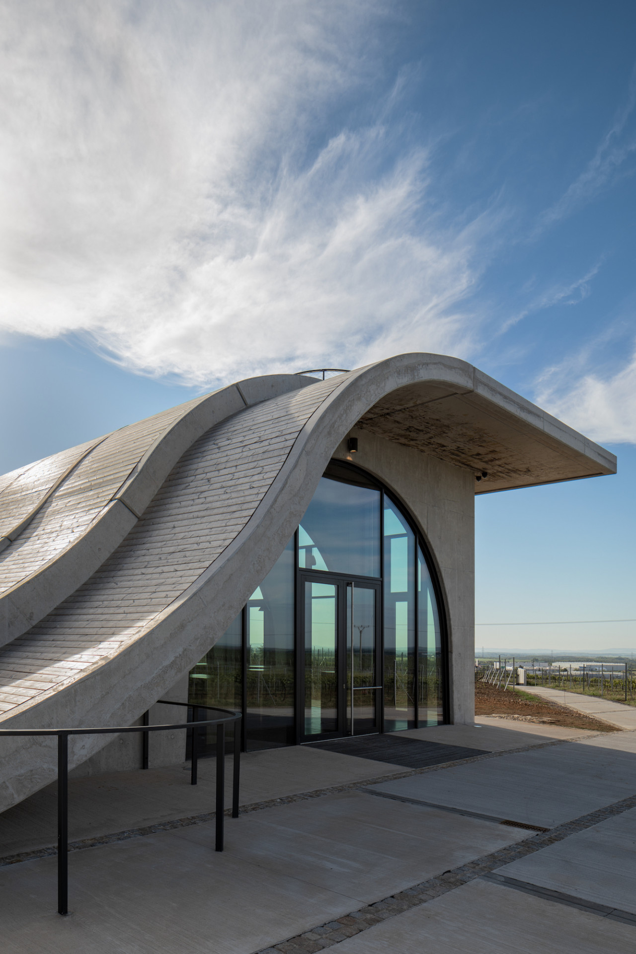 Sídlo Vinařství LAHOFER v Dobšicích u Znojma, Chybík+Krištof