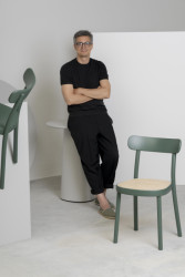 Český výrobce stolů a židlí TON představuje novou židli La Zitta (italsky tichá)