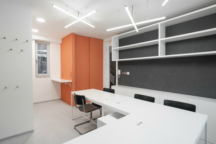 Dům s kancelářemi a byty v Brně, studio AEIOU